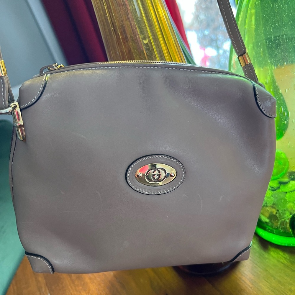 Vintage Small Gucci Crossbody/Shoulder strap handbag